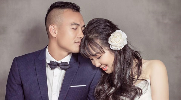 MC 9X xinh đẹp làm vợ trung vệ Đại Đồng