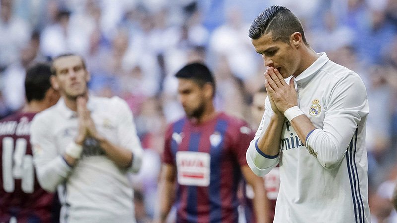 Ronaldo quá kiêu căng và sẽ mất Quả bóng Vàng?