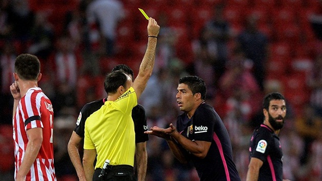 Barca cẩn thận, Luis Suarez có thể lại cắn người
