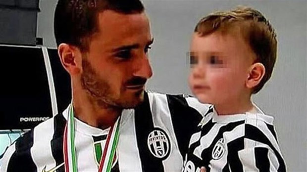 Tin buồn cho Premier League, con của Bonucci phải mổ