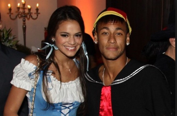 Vừa tái hợp với Neymar, clip nóng của Marquezine đã xuất hiện 