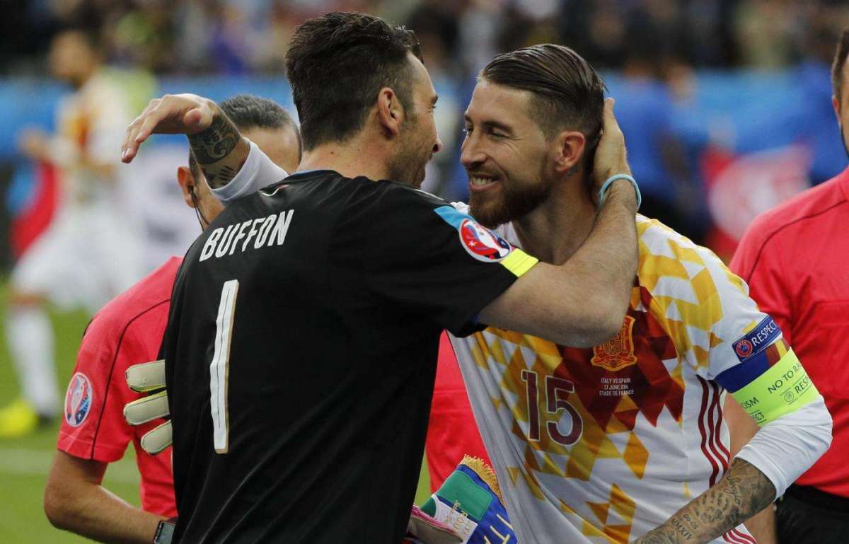 Điểm tin chiều 07/10: Neymar lập cột mốc 300 bàn thắng; Ramos thoá mạ Buffon ngu ngốc