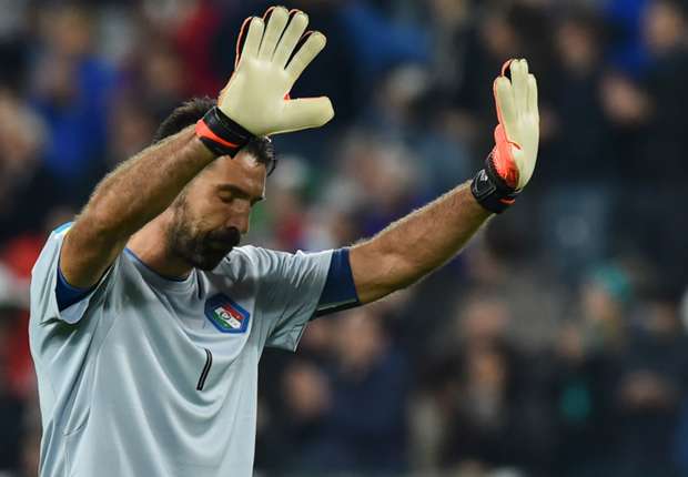 Điểm tin sáng 07/10: Buffon mắc sai lầm nghiêm trọng; Sturridge rộng đường đến Arsenal