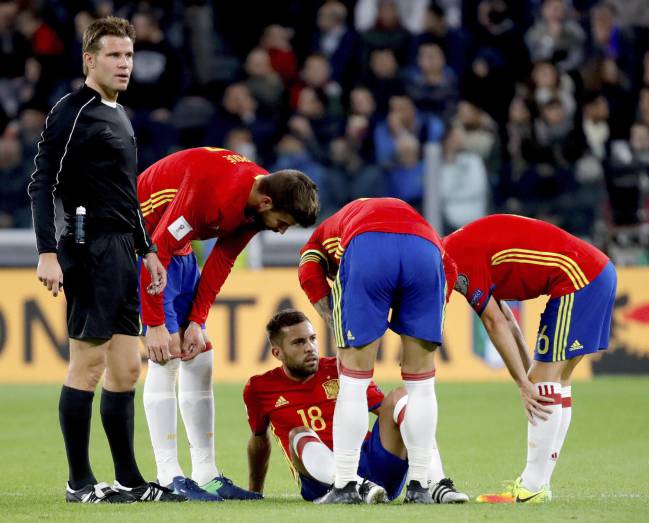 Jordi Alba chấn thương, Barca méo mặt