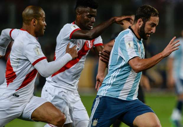 Không Messi, Argentina bị Peru cầm chân đầy kịch tính