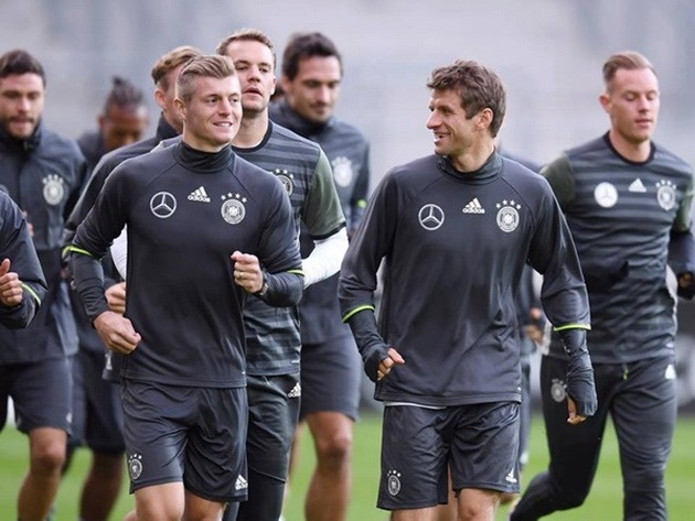 Tuyển Đức: Khi Joachim Low phải gánh vác cả vấn đề của Bayern