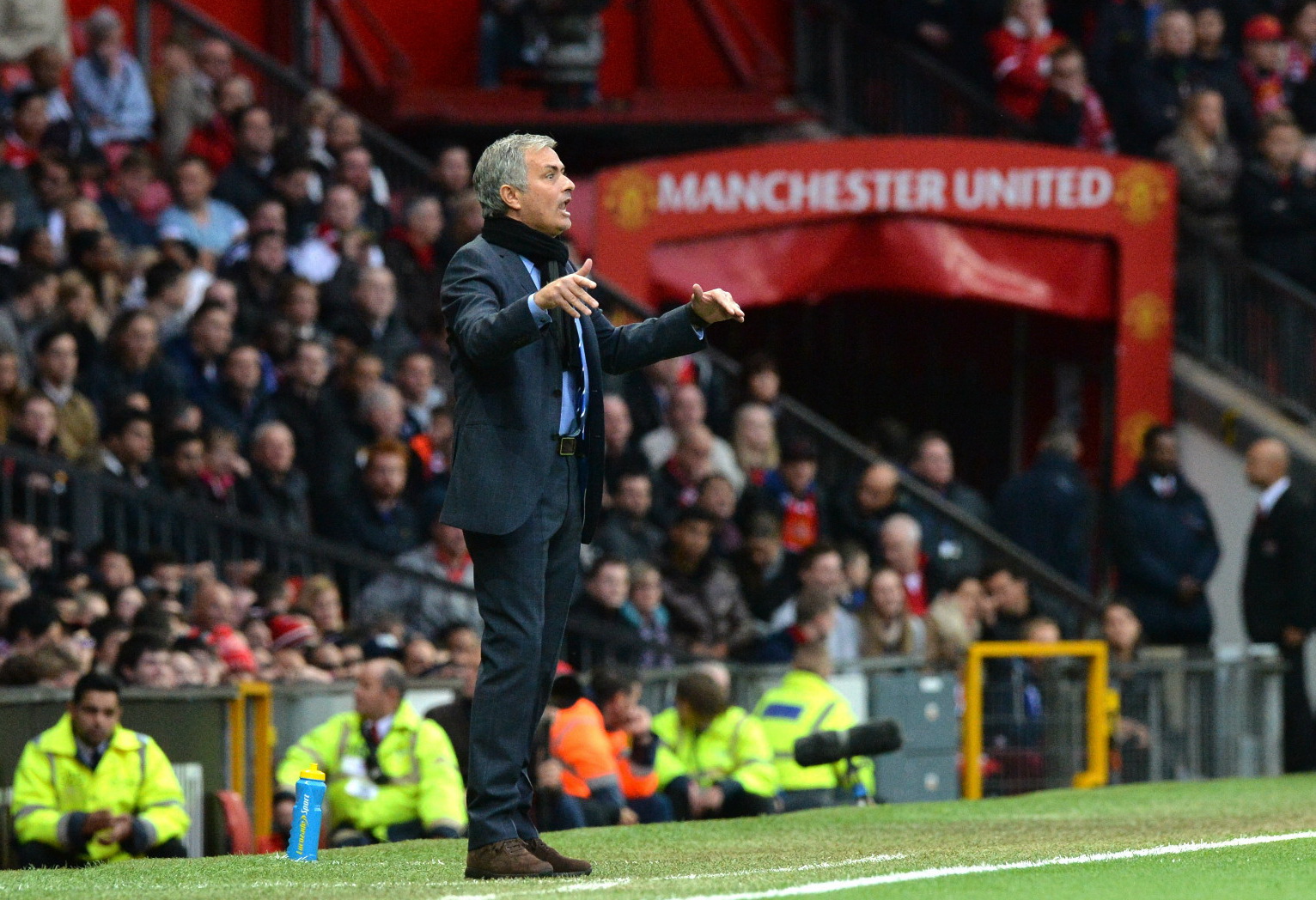 Ảnh bài viết Jose Mourinho đã làm gì sau 11 trận dẫn dắt Man United?