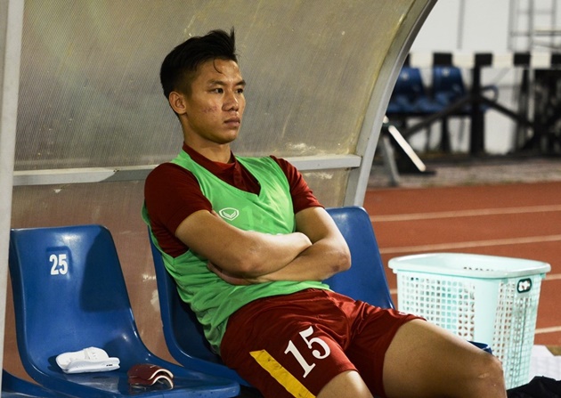 Quế Ngọc Hải đứt dây chằng cổ chân trước thềm AFF Cup