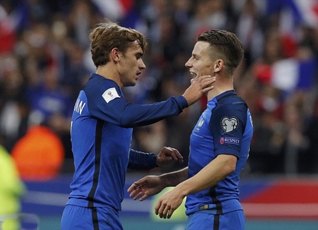 'Song sát' của Atletico tỏa sáng, Pháp thắng dễ Bulgaria trên sân nhà