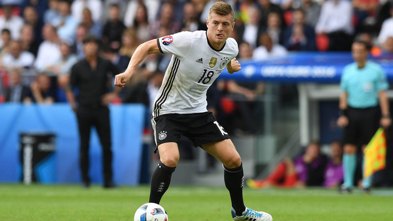 Bàn thắng đẹp mắt của Toni Kroos vs Czech