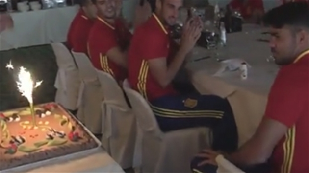 Ảnh bài viết Diego Costa thổi nến mừng sinh nhật thứ 28