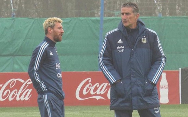 Messi biết mọi thứ về bóng đá