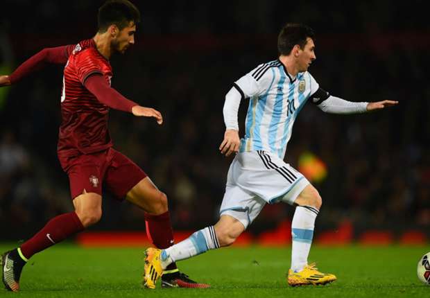 Làm đồng đội cả Messi và Ronaldo, Andre Gomes nói gì?