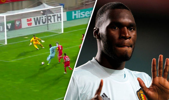Bàn thắng cực nhanh của Christian Benteke vs Gibraltar 