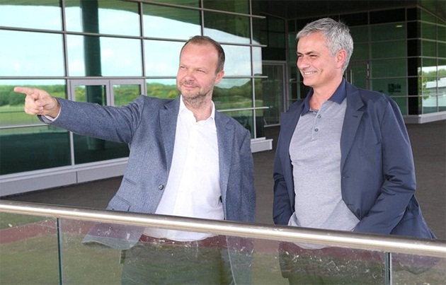 Ảnh bài viết Chuyện chưa kể về lần "kết hôn" hụt giữa Mourinho và MU