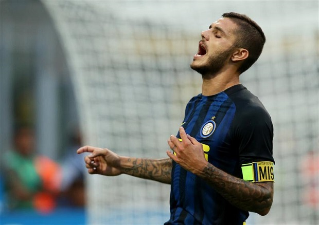 Maradona khinh bỉ 'kẻ phản bội' Icardi