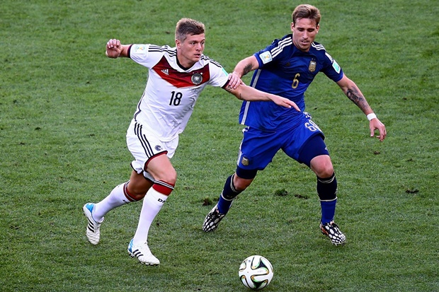 Choáng với thói quen dị của Toni Kroos
