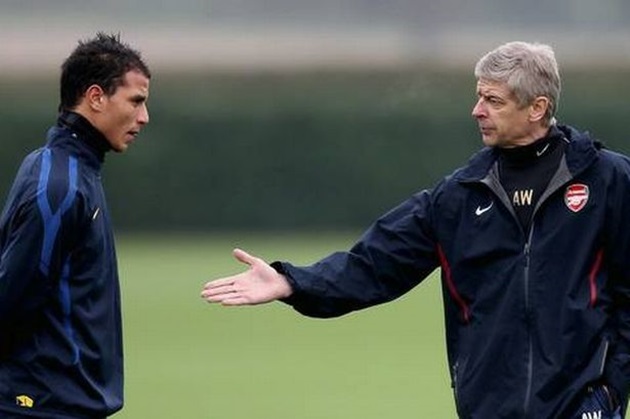 Arsene Wenger bị trò cũ tố thất hứa