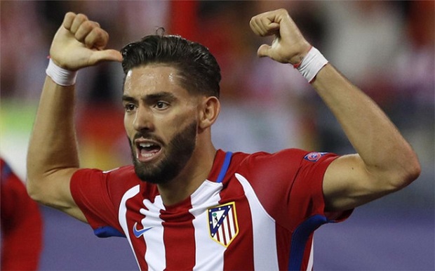 Carrasco bị bít cửa đến Barca, Real