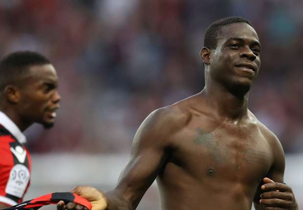 Thầy cũ khuyên Balotelli bớt "ngu ngốc"