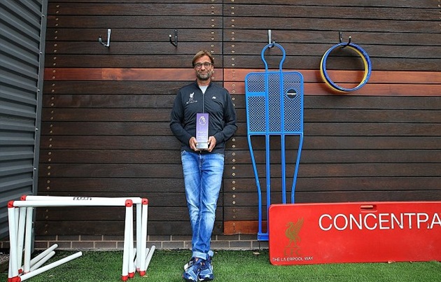 Ảnh bài viết Thầy trò Jurgen Klopp được vinh danh trước đại chiến với Man Utd