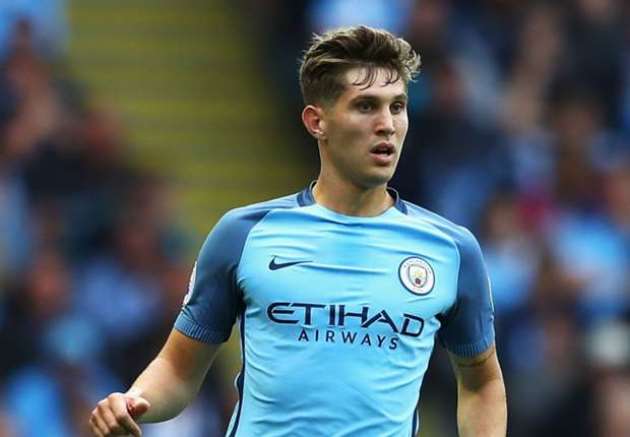 Ảnh bài viết Pep so sánh John Stones với Ronald Koeman