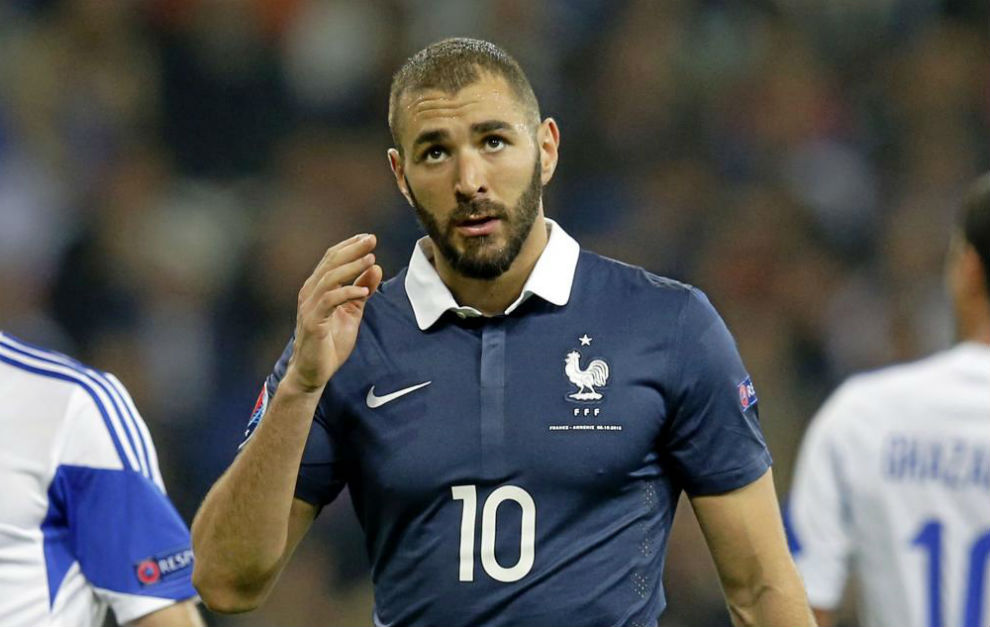 Scandal vẫn chưa buông tha Benzema