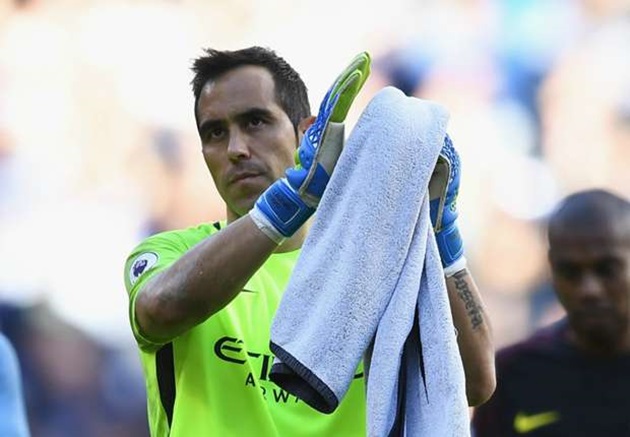 Bravo ra đi nhưng vẫn quan tâm Ter Stegen