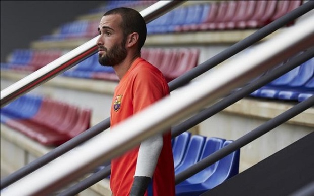 Giám đốc Barca khẳng định Vidal vẫn còn cơ hội