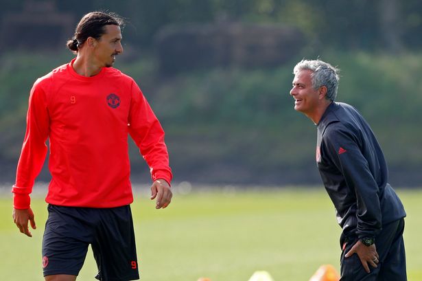 Ảnh bài viết Lộ lý do Ibrahimovic quyết về Man Utd