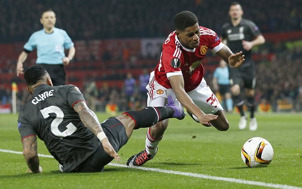 Ảnh bài viết Rashford khiến sao Liverpool "đứng ngồi không yên"