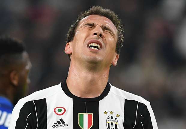 Juventus thiệt quân trước thềm trận đấu với Lyon