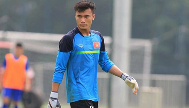 Thủ môn giúp U19 VN cầm hòa UAE từng đá trung vệ