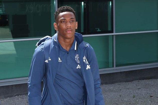 Ảnh bài viết Vì sao Martial và Mkhitaryan vắng mặt trong trận gặp Liverpool?