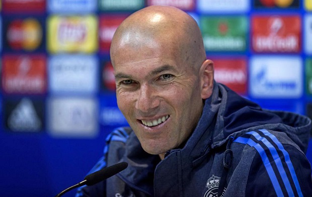Zidane khó chịu ra mặt với lời nhận xét của Tổng thống Pháp