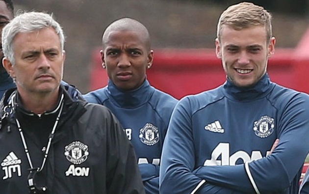 Dính chấn thương nặng, tiền đạo trẻ Man Utd nghỉ hết mùa