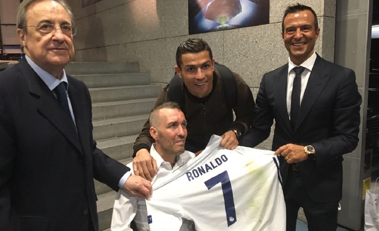 Nghĩa cử của Ronaldo với đồng nghiệp mắc bệnh hiểm nghèo