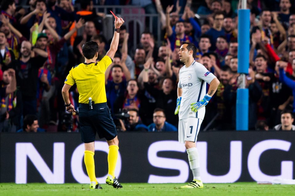 Ảnh bài viết Màn trình diễn của Claudio Bravo trước Barcelona