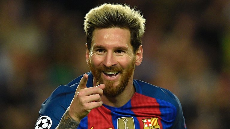 "Messi thi đấu như đang chơi đùa ở sân trường"