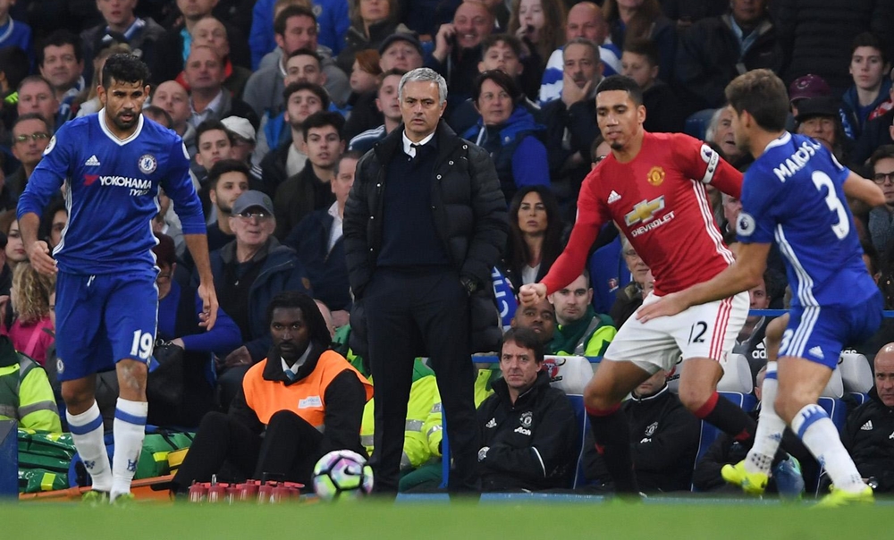 Gia Cát Lượng gạt lệ trảm Mã Tốc, Mourinho “trảm” ai?