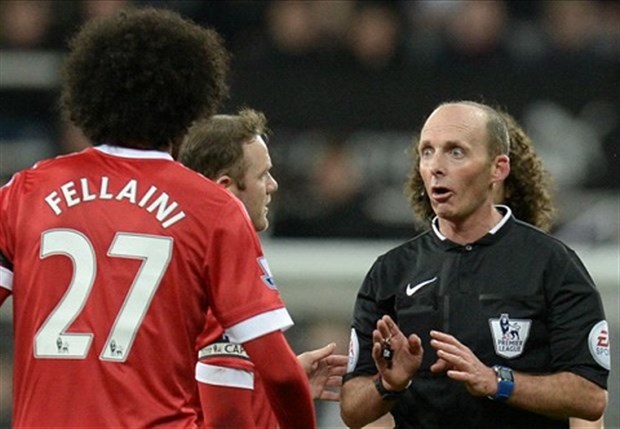 'Người quen' sẽ bắt chính trận Derby thành Manchester 