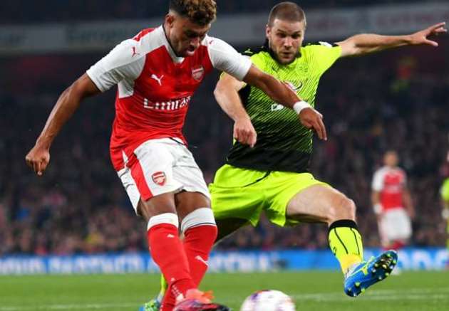 Ghi cú đúp, Alex Oxlade-Chamberlain lập cột mốc mới ở Arsenal