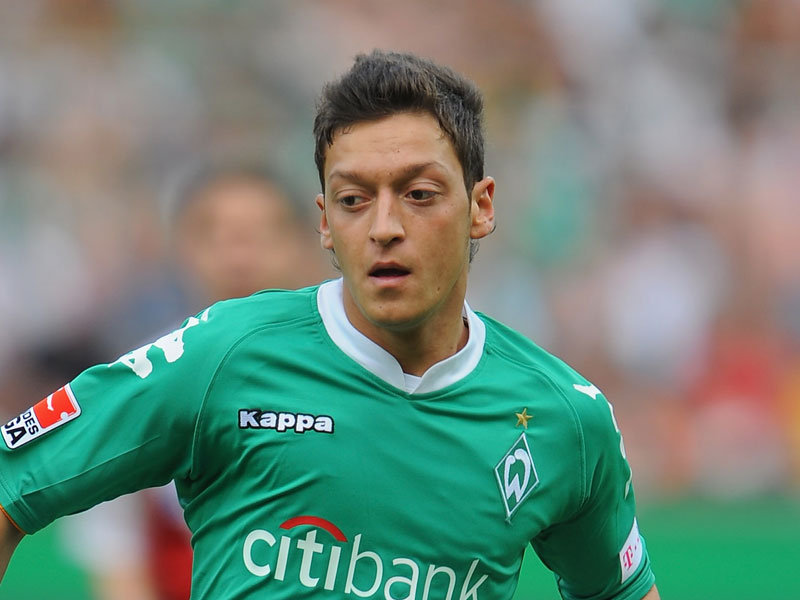 Ảnh bài viết Mesut Oezil khi còn tung hoành ở Bundesliga