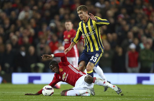 Ảnh bài viết Mourinho: 'Pogba là một trung vệ tuyệt vời'