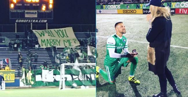 Sao New York Cosmos quỳ cầu hôn bạn gái trên sân