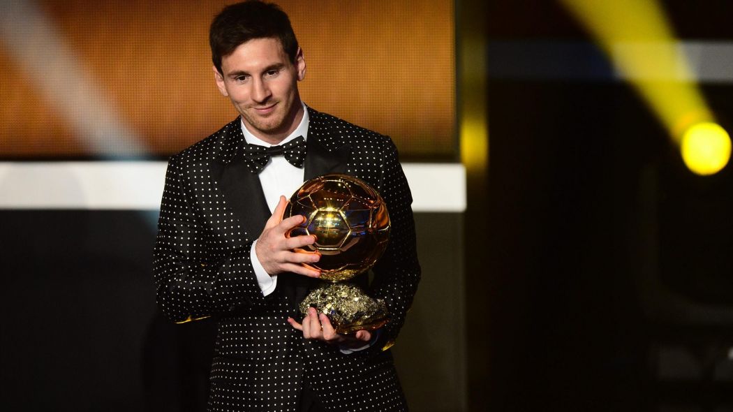 13 kỉ lục thế giới được nắm giữ bởi Lionel Messi