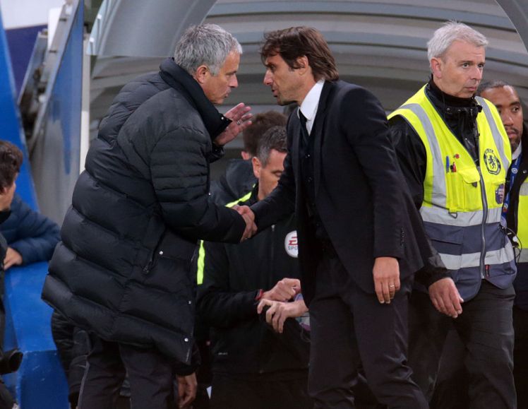 Mourinho chửi Conte là đúng!