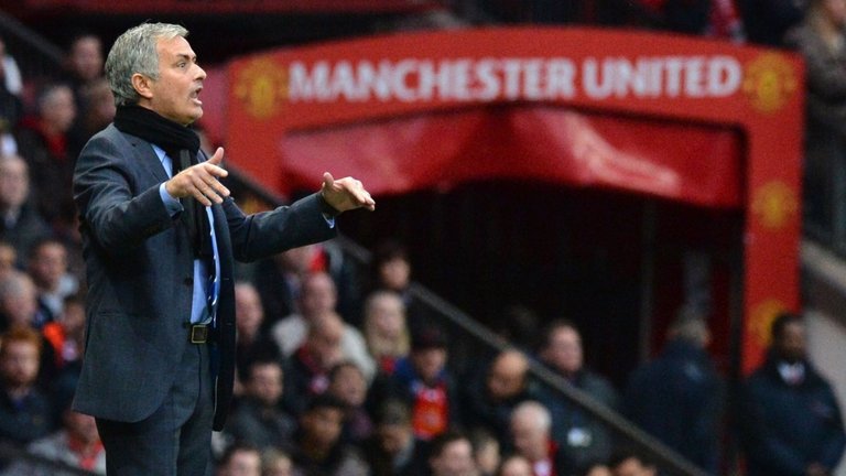 Điểm tin chiều 29/10: Mourinho chỉ trích cầu thủ Man Utd; AFC thán phục "người nhện" Việt Nam