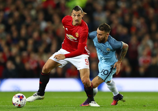 Ảnh bài viết Ibrahimovic lại bị chỉ trích vì đổi áo với cầu thủ Chelsea