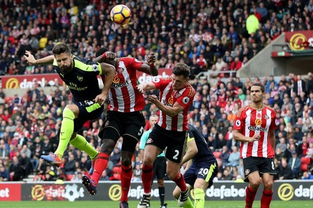 Ảnh bài viết Song sát nổ súng, Wenger hứa chơi 4-4-2